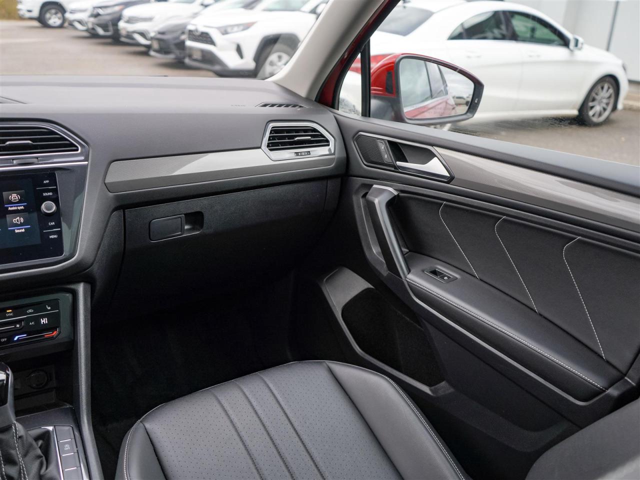 2024 Volkswagen Tiguan COMFORTLINE | PANORAMIC ROOF | NO ACCIDENTS Photo