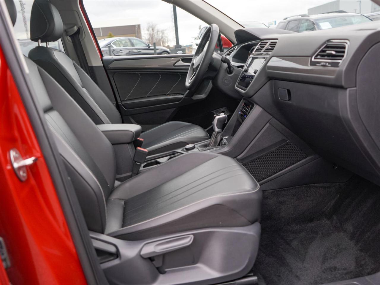 2024 Volkswagen Tiguan COMFORTLINE | PANORAMIC ROOF | NO ACCIDENTS Photo