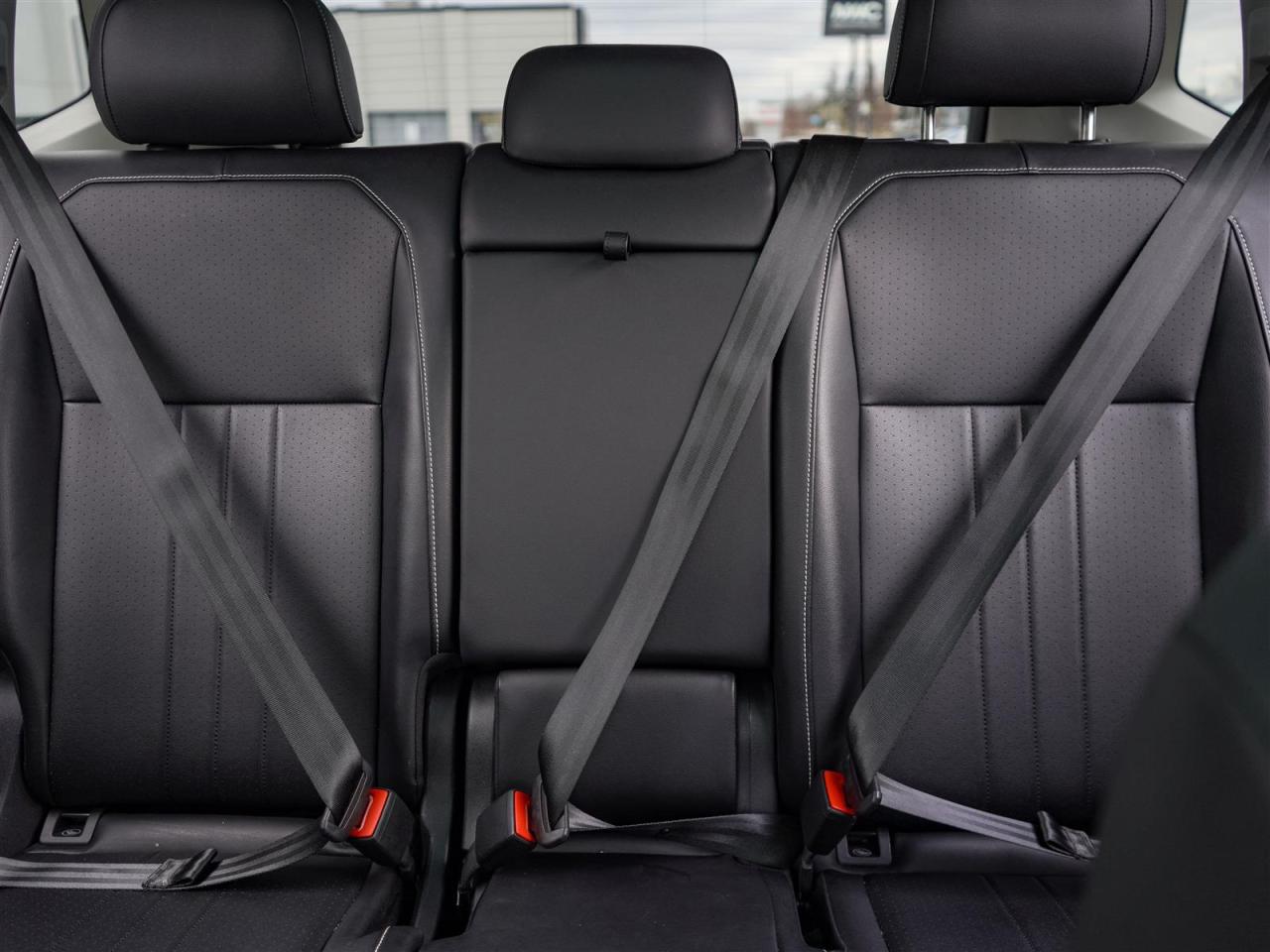 2024 Volkswagen Tiguan COMFORTLINE | PANORAMIC ROOF | NO ACCIDENTS Photo