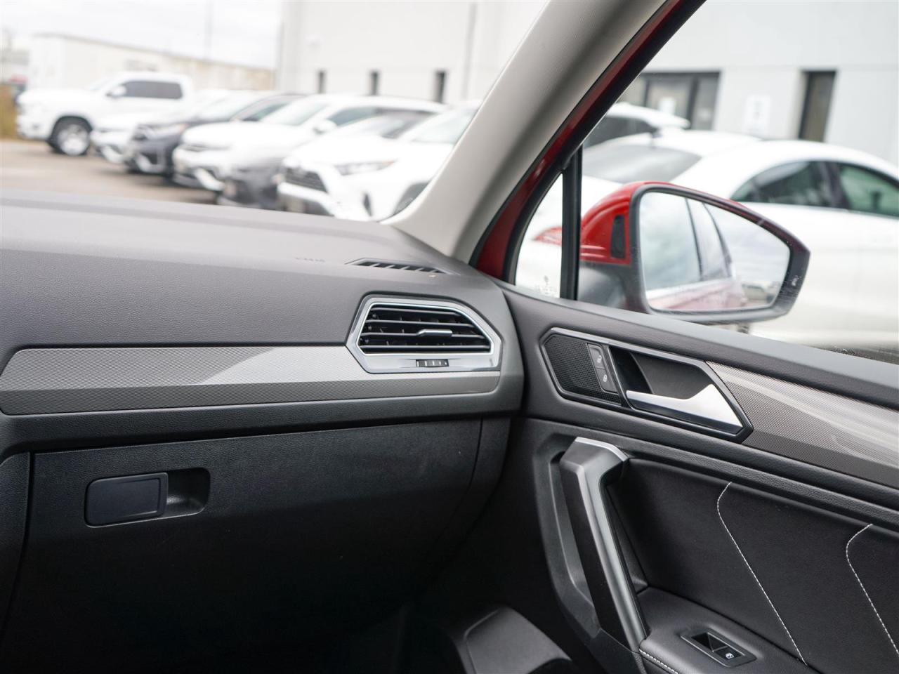 2024 Volkswagen Tiguan COMFORTLINE | PANORAMIC ROOF | NO ACCIDENTS Photo