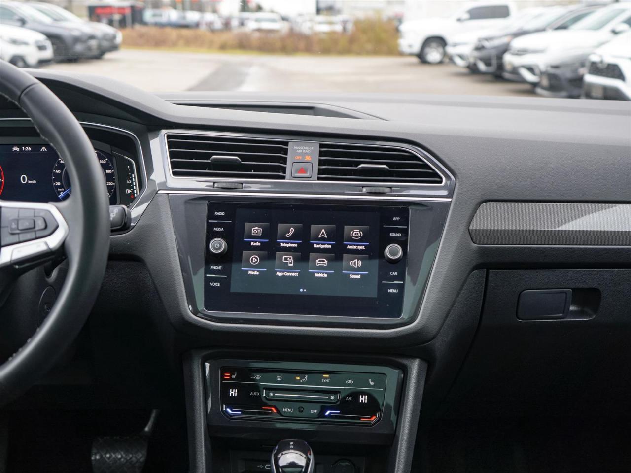 2024 Volkswagen Tiguan COMFORTLINE | PANORAMIC ROOF | NO ACCIDENTS Photo