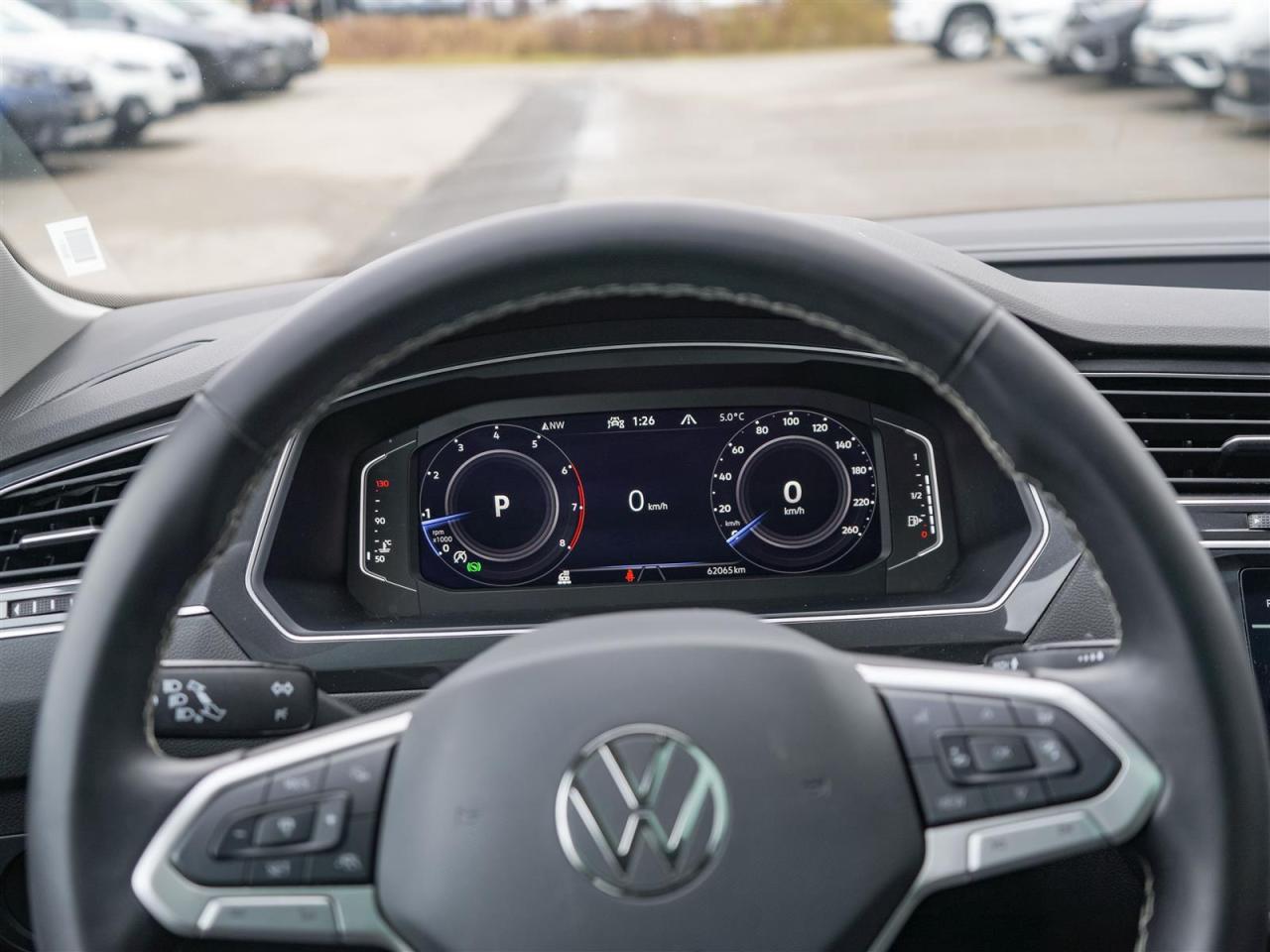 2024 Volkswagen Tiguan COMFORTLINE | PANORAMIC ROOF | NO ACCIDENTS Photo