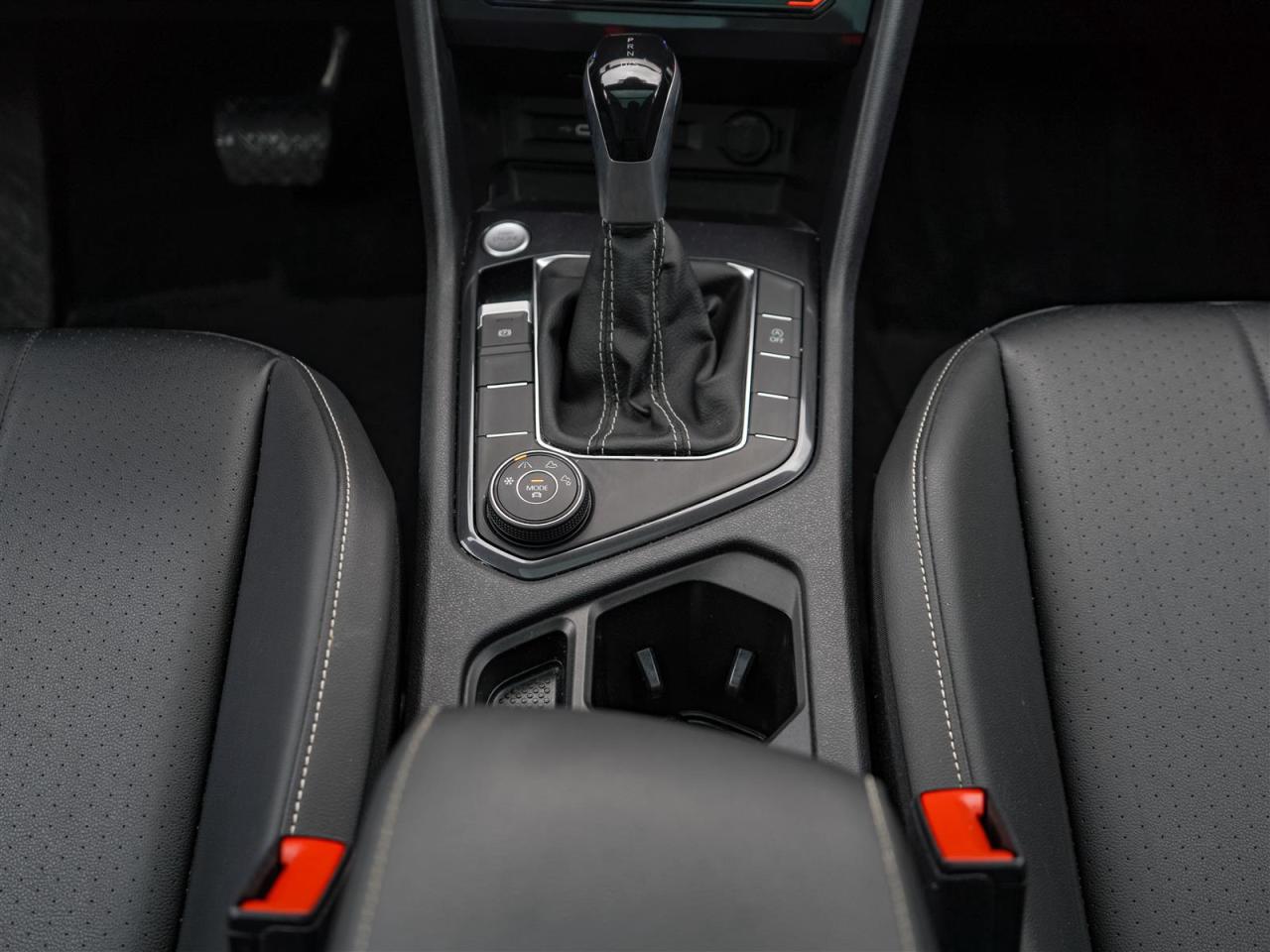 2024 Volkswagen Tiguan COMFORTLINE | PANORAMIC ROOF | NO ACCIDENTS Photo