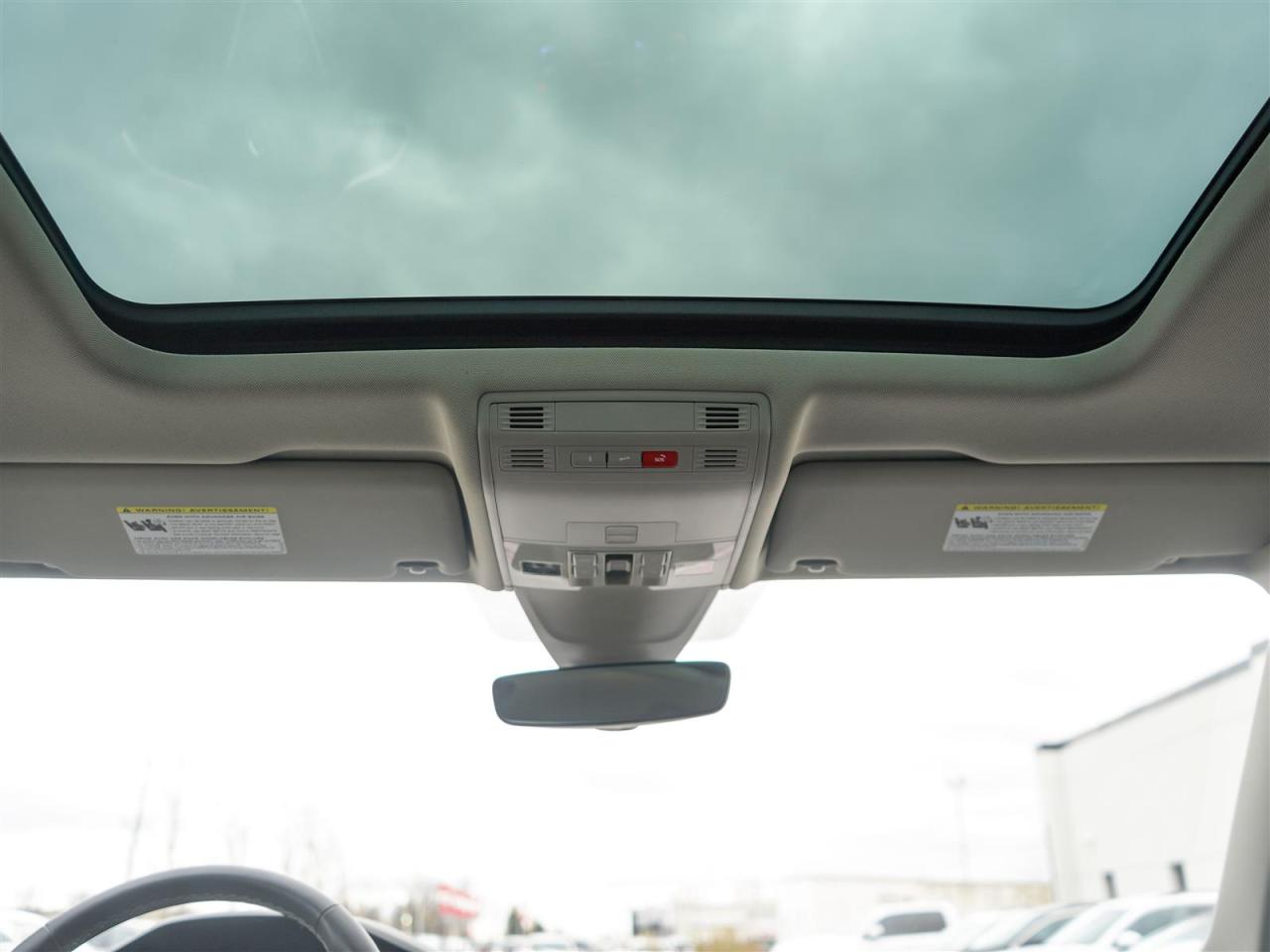 2024 Volkswagen Tiguan COMFORTLINE | PANORAMIC ROOF | NO ACCIDENTS Photo