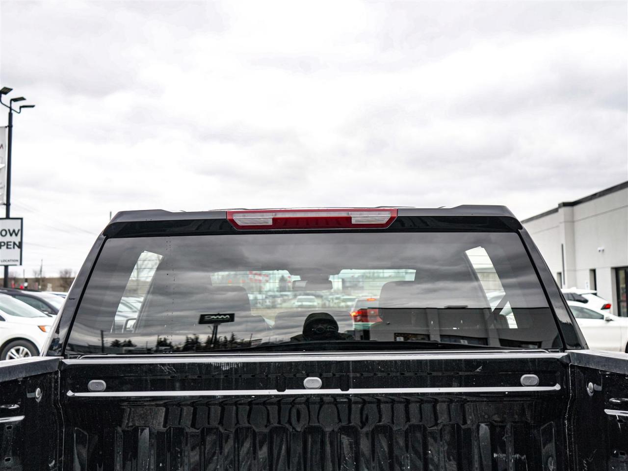 2023 GMC Sierra 1500 CREW | SLT | 5.3L V8 4x4 | LEATHER | X31 PKG Photo