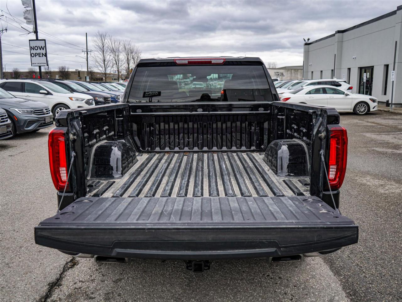 2023 GMC Sierra 1500 CREW | SLT | 5.3L V8 4x4 | LEATHER | X31 PKG Photo