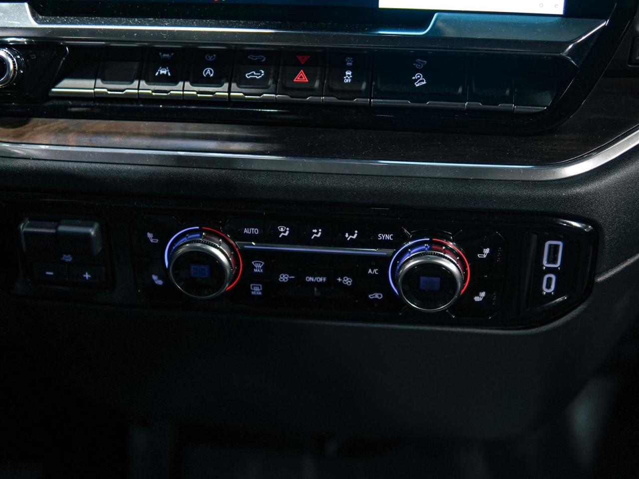 2023 GMC Sierra 1500 CREW | SLT | 5.3L V8 4x4 | LEATHER | X31 PKG Photo