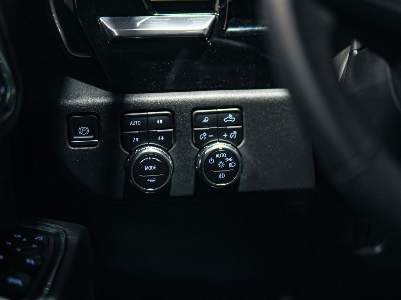 2023 GMC Sierra 1500 CREW | SLT | 5.3L V8 4x4 | LEATHER | X31 PKG Photo