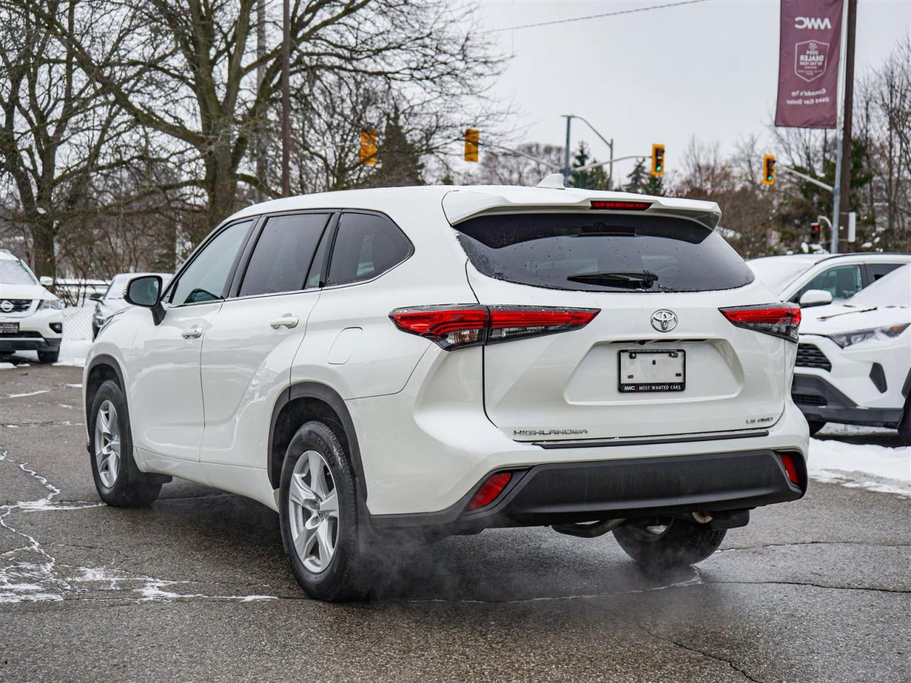 2020 Toyota Highlander LE | AWD | NO ACCIDENTS | 7 PASSENGER Photo