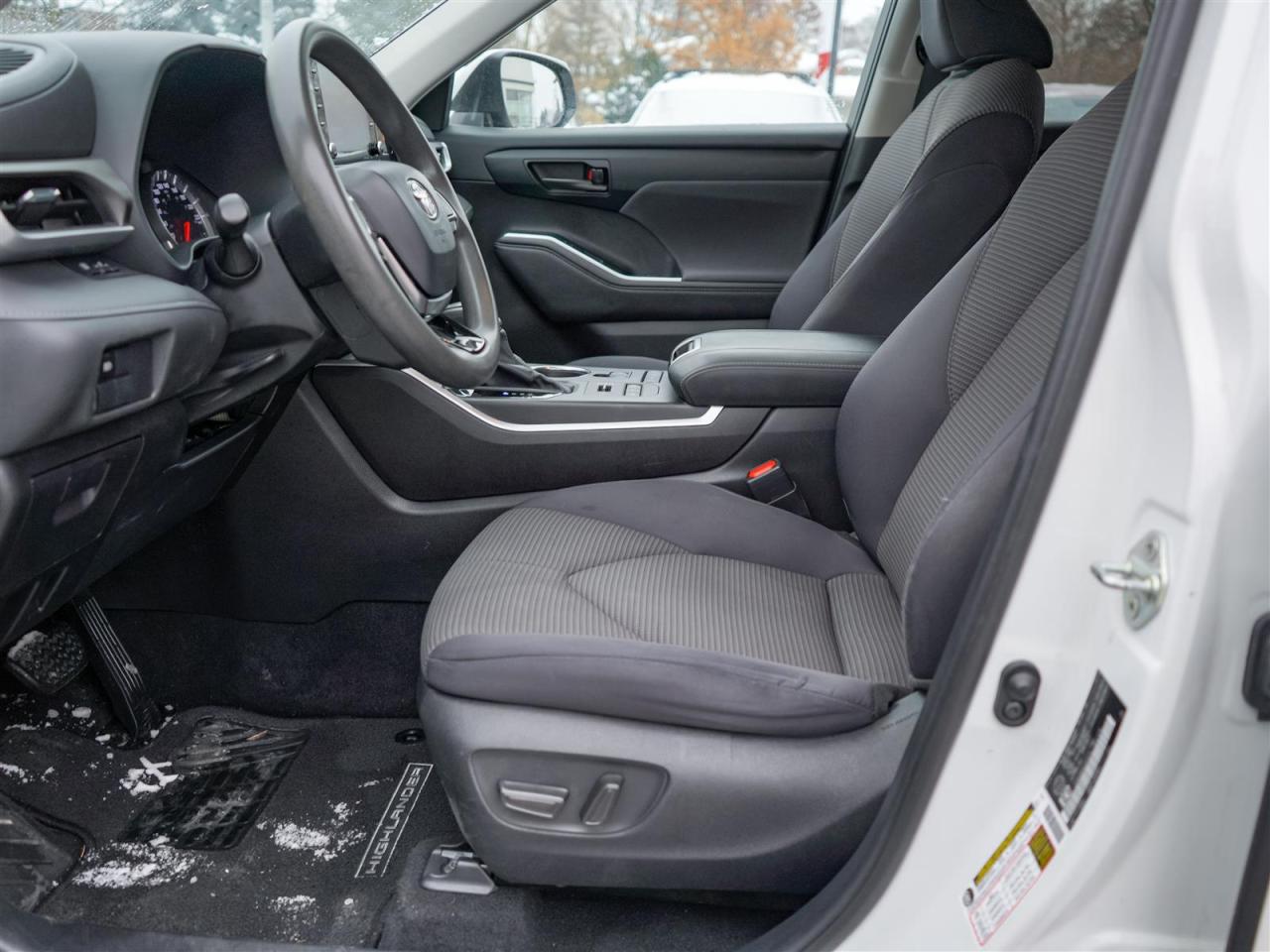 2020 Toyota Highlander LE | AWD | NO ACCIDENTS | 7 PASSENGER Photo