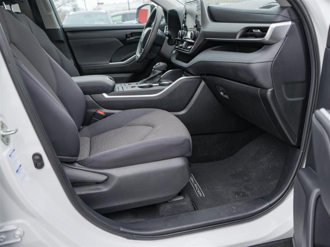 2020 Toyota Highlander LE | AWD | NO ACCIDENTS | 7 PASSENGER Photo