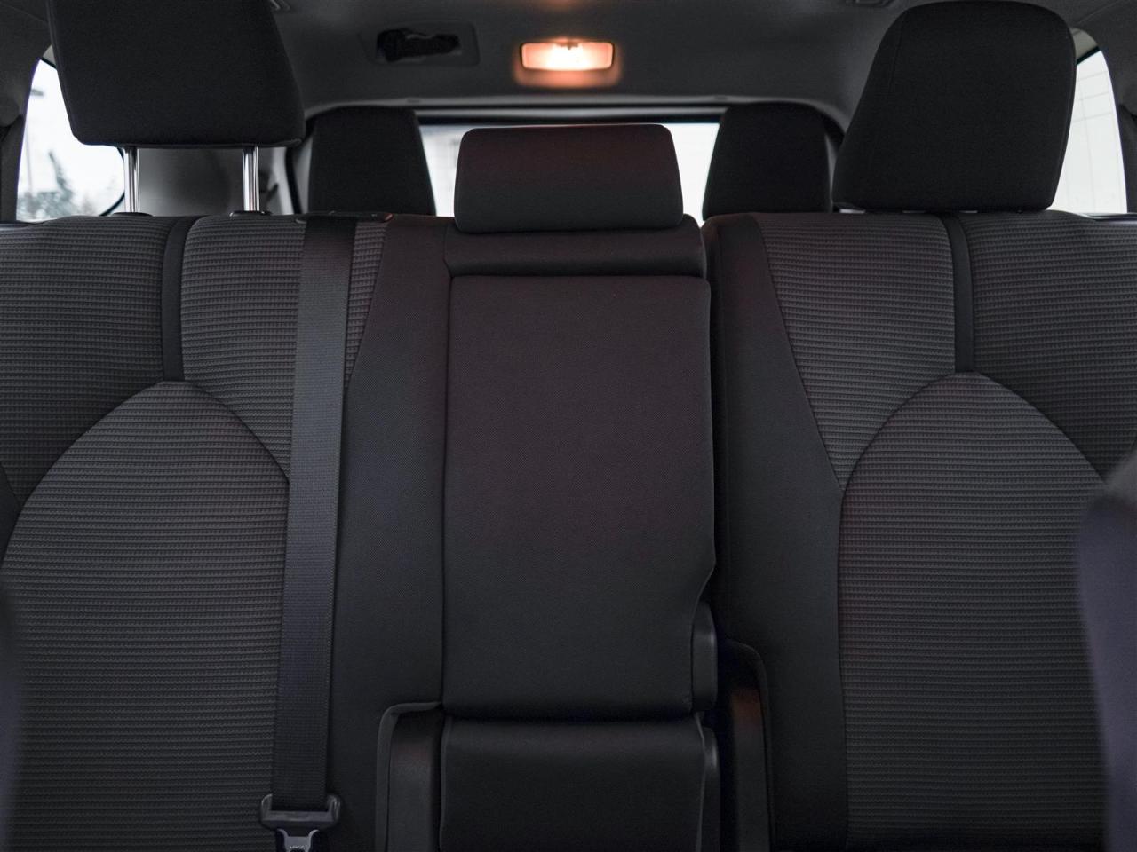 2020 Toyota Highlander LE | AWD | NO ACCIDENTS | 7 PASSENGER Photo