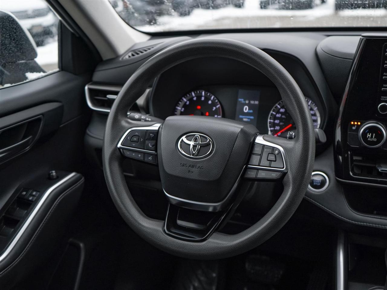 2020 Toyota Highlander LE | AWD | NO ACCIDENTS | 7 PASSENGER Photo