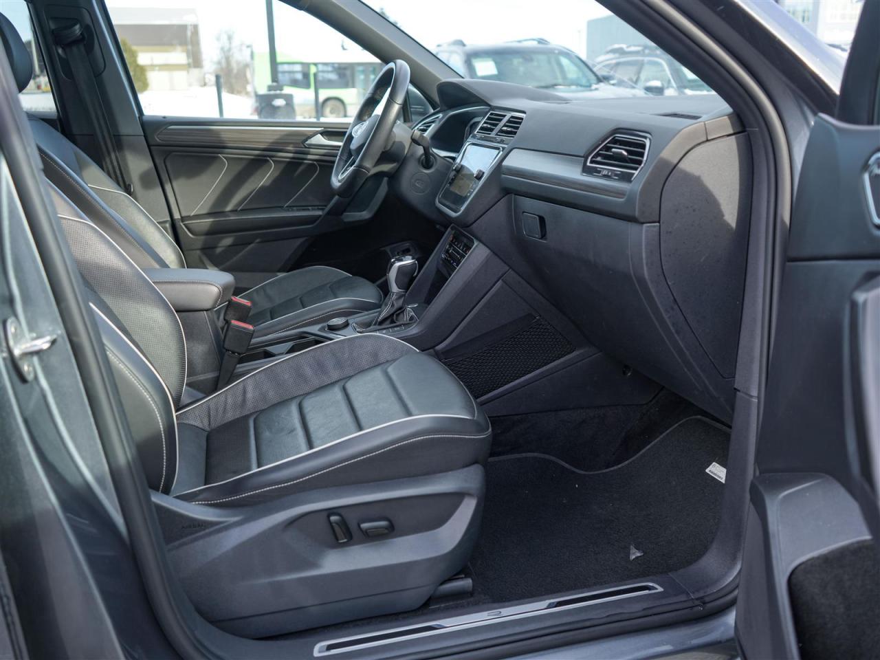 2023 Volkswagen Tiguan HIGHLINE | R-LINE | NO ACCIDENTS | VW SERVICED Photo