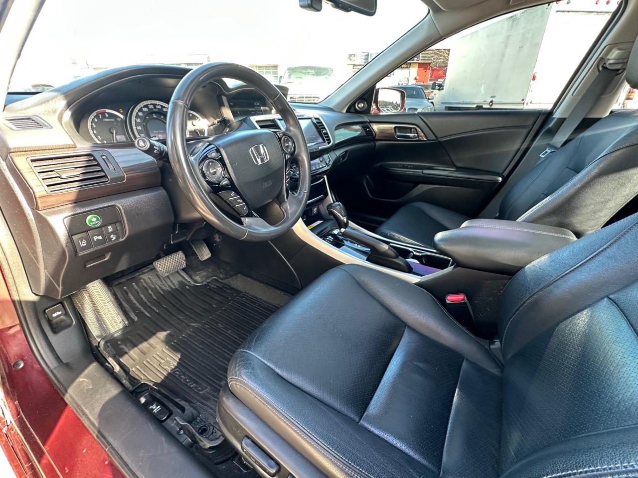 2017 Honda Accord Touring V6 Photo