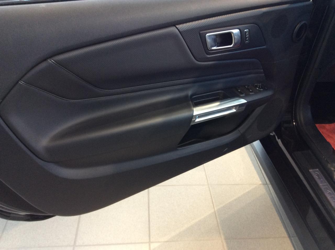 2024 Ford Mustang EcoBoost Premium Photo3