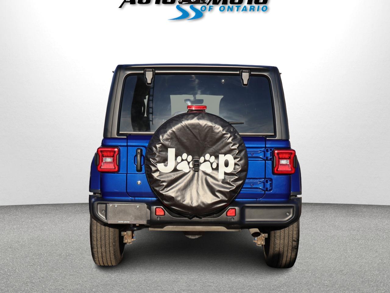 2018 Jeep Wrangler JK UNLIMITED SAHARA 4WD CERTIFIED *1 OWNER*ACCIDENT FREE*DODGE MAINTAIN* CAMERA NAV BLUETOOTH HEATED SEATS/STEERING CRUISE ALLOYS Photo4