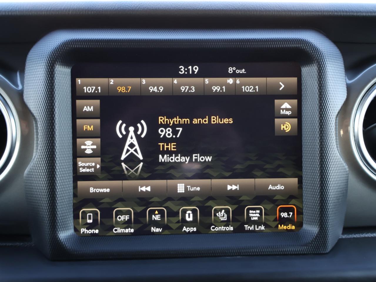 2018 Jeep Wrangler JK UNLIMITED SAHARA 4WD CERTIFIED *1 OWNER*ACCIDENT FREE*DODGE MAINTAIN* CAMERA NAV BLUETOOTH HEATED SEATS/STEERING CRUISE ALLOYS - Photo #25