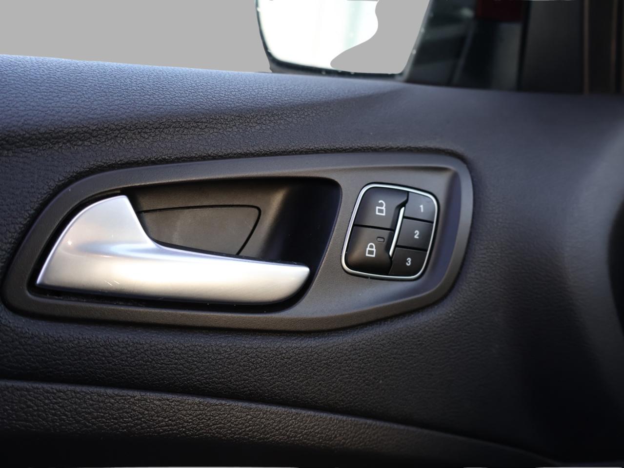 2018 Ford Escape TITANIUM 4WD CERTIFIED *1 OWNER*ACCIDENT FREE* CAMERA NAV BLUETOOTH LEATHER HEATED SEATS P.ROOF B.SPOT CRUISE ALLOYS - Photo #26