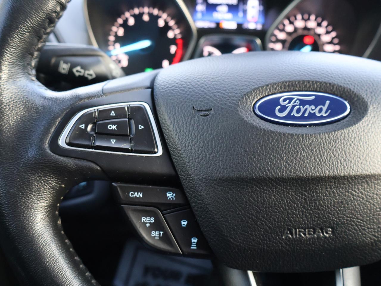 2018 Ford Escape TITANIUM 4WD CERTIFIED *1 OWNER*ACCIDENT FREE* CAMERA NAV BLUETOOTH LEATHER HEATED SEATS P.ROOF B.SPOT CRUISE ALLOYS - Photo #32