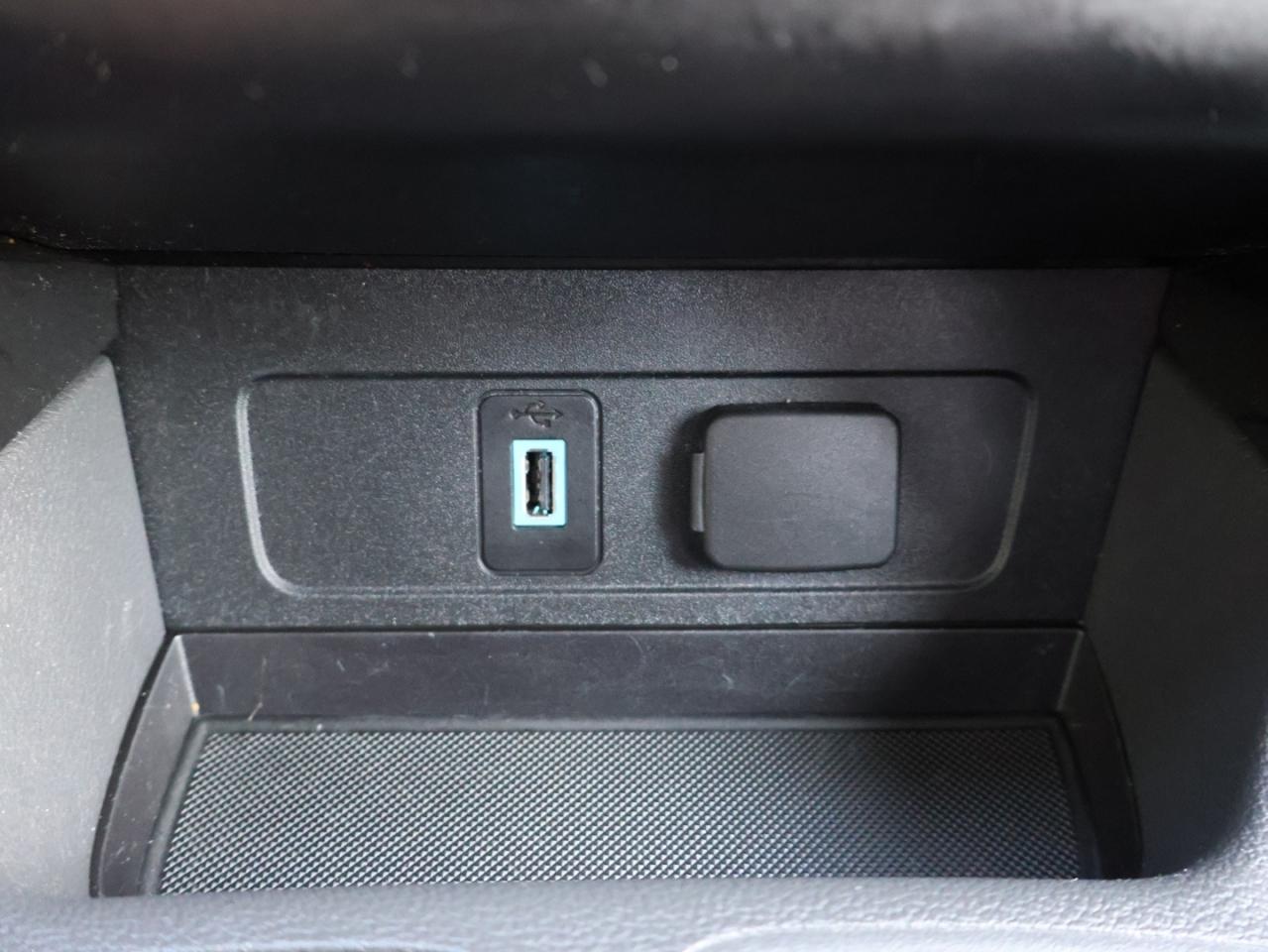 2018 Ford Escape TITANIUM 4WD CERTIFIED *1 OWNER*ACCIDENT FREE* CAMERA NAV BLUETOOTH LEATHER HEATED SEATS P.ROOF B.SPOT CRUISE ALLOYS - Photo #34