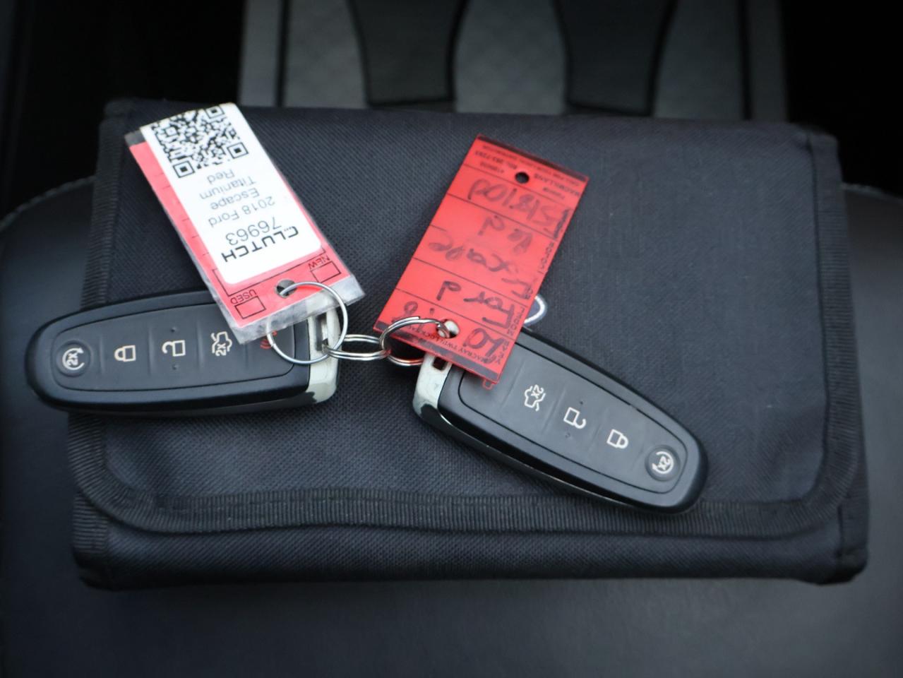 2018 Ford Escape TITANIUM 4WD CERTIFIED *1 OWNER*ACCIDENT FREE* CAMERA NAV BLUETOOTH LEATHER HEATED SEATS P.ROOF B.SPOT CRUISE ALLOYS - Photo #41