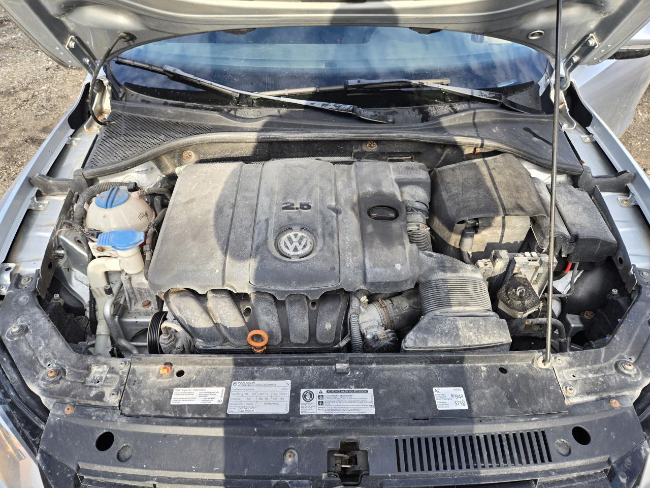 2012 Volkswagen Passat 2.5L Auto Trendline - Photo #16