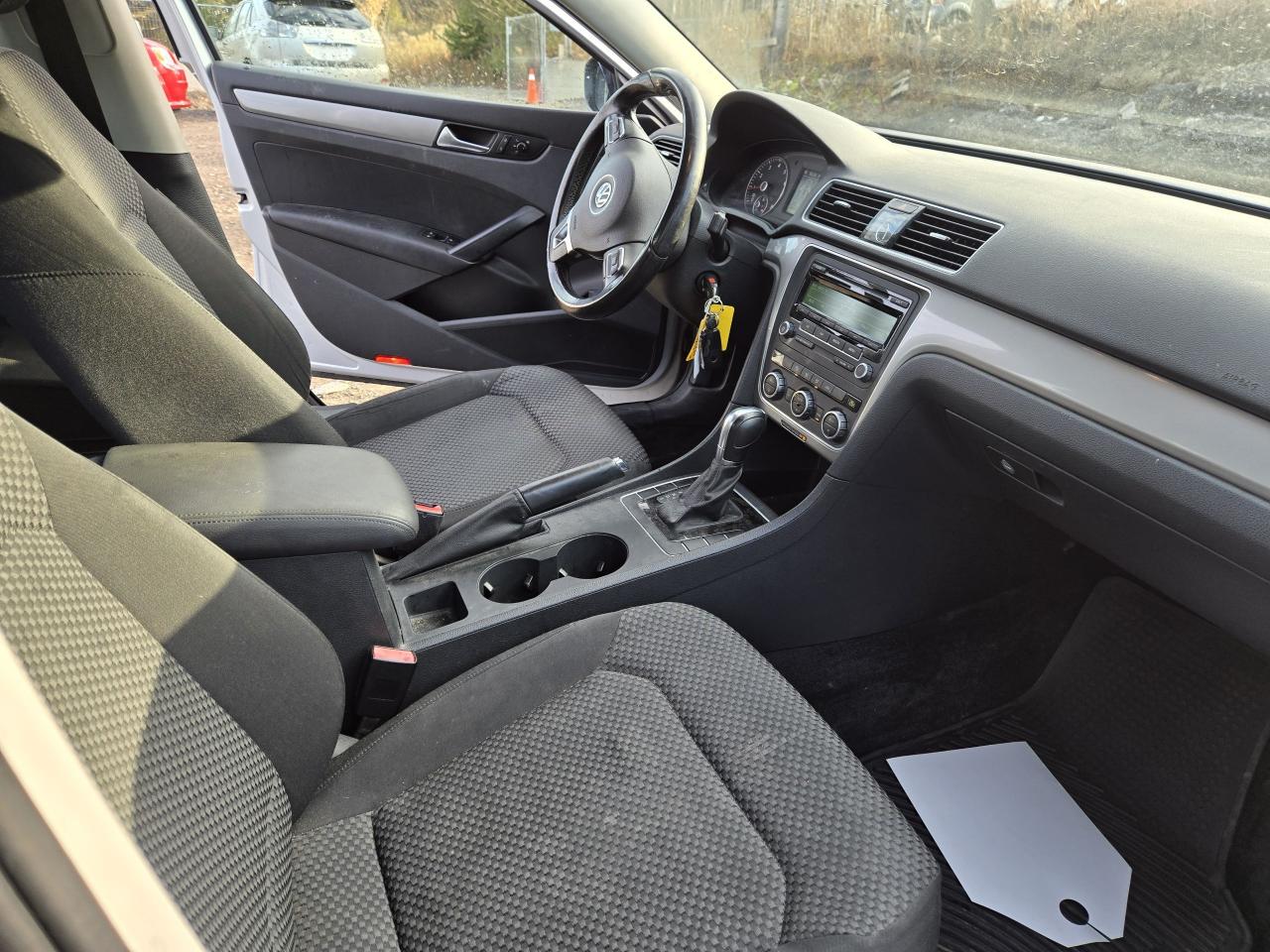 2012 Volkswagen Passat 2.5L Auto Trendline - Photo #12