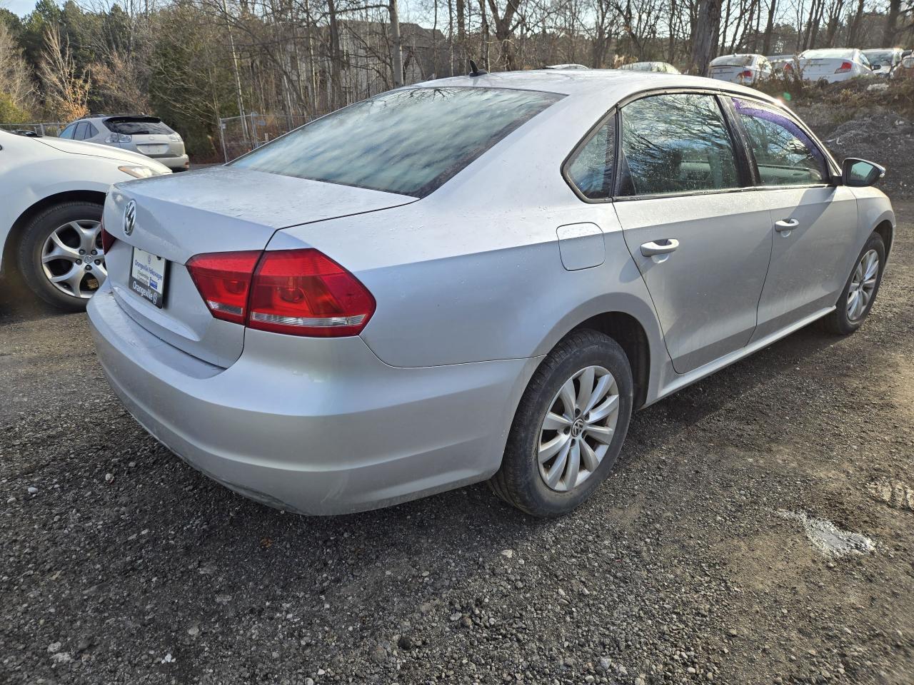 2012 Volkswagen Passat 2.5L Auto Trendline Photo4
