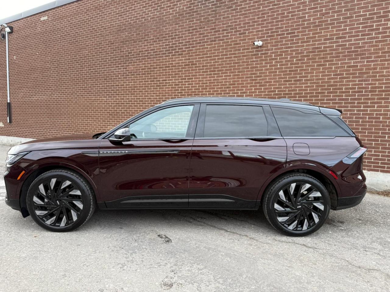 2024 Lincoln Nautilus RESERVE Photo2