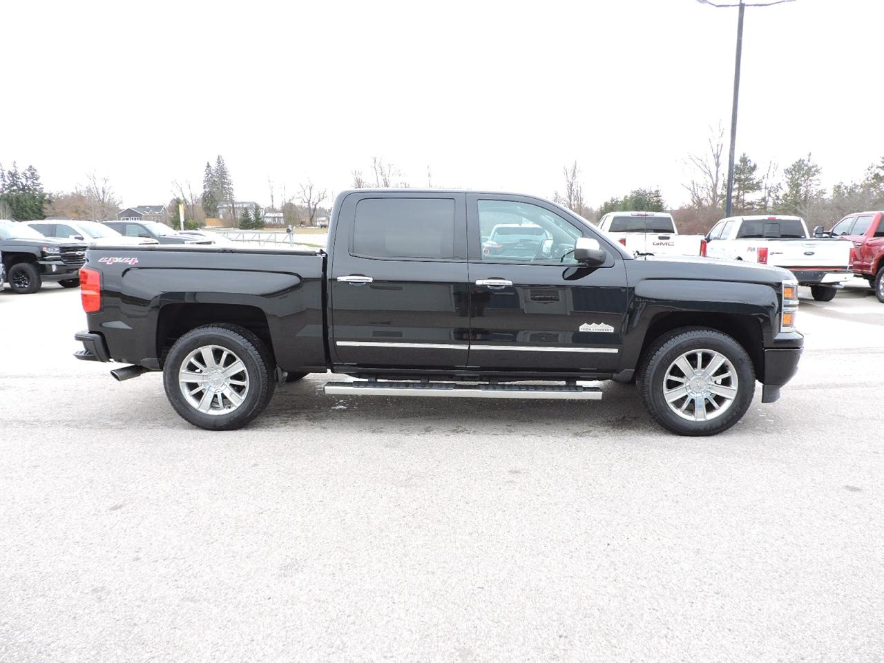 2014 Chevrolet Silverado 1500 High Country 5.3L Leather Loaded ONLY 30000 KMS Photo4