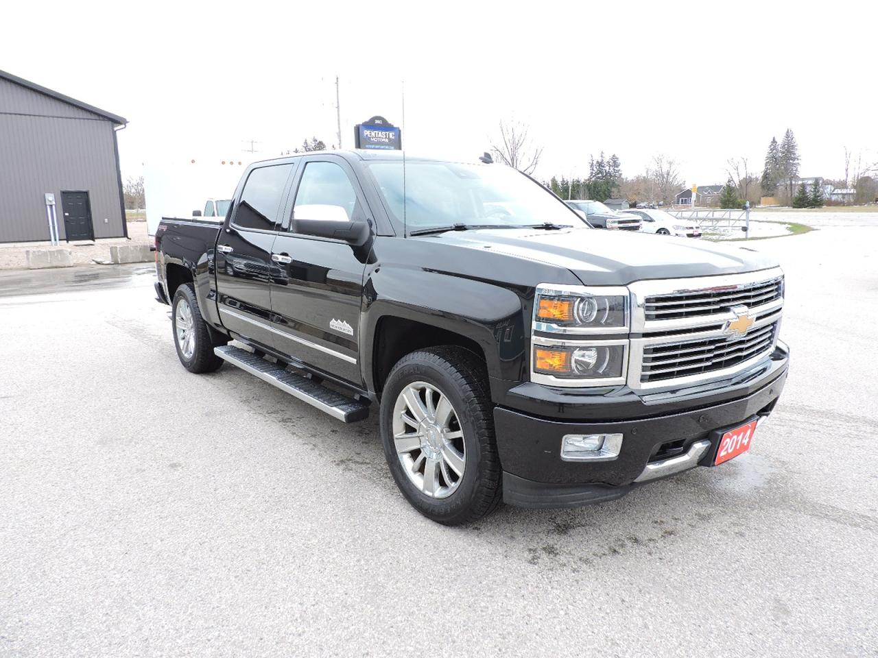 2014 Chevrolet Silverado 1500 High Country 5.3L Leather Loaded ONLY 30000 KMS Photo2