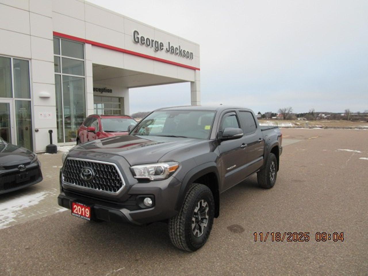 2019 Toyota Tacoma TRD Off Road Photo0