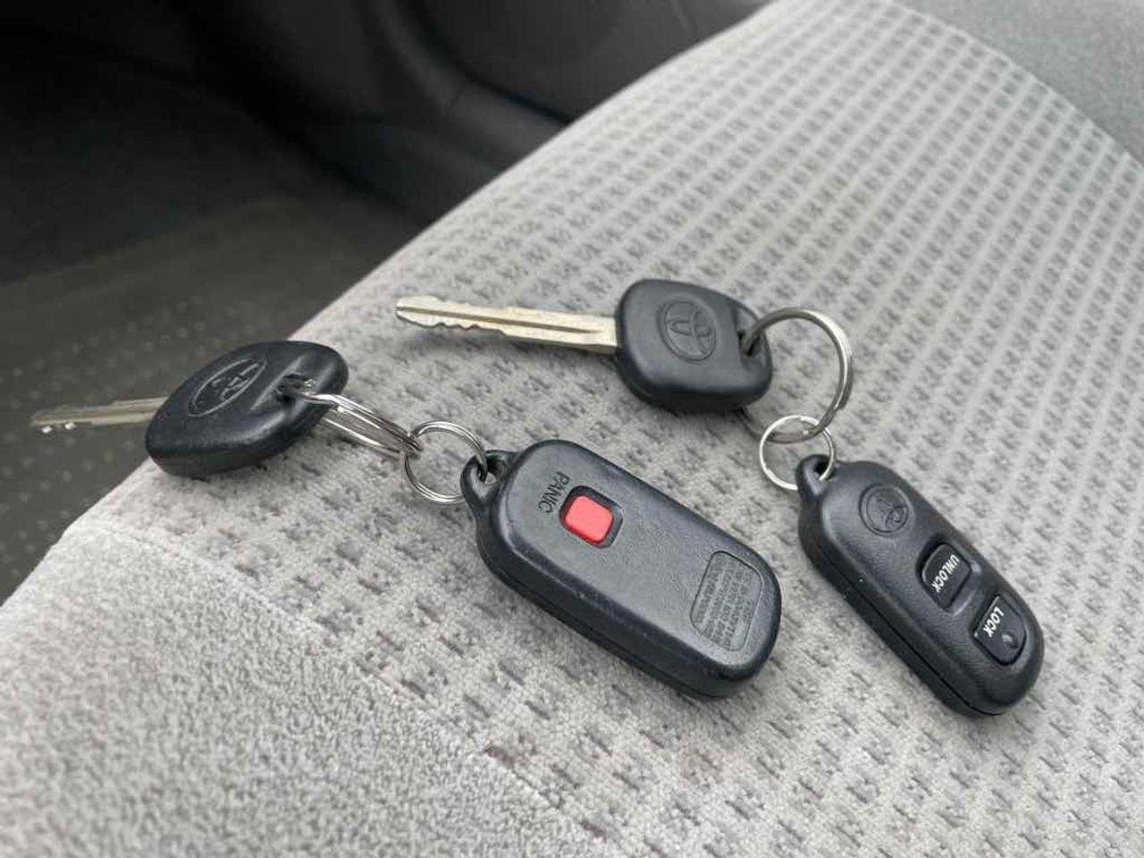 2006 Toyota Corolla CE Photo