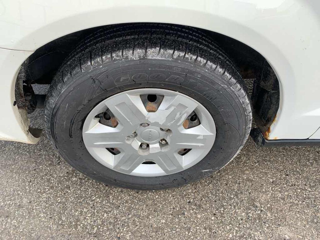 2011 Dodge Grand Caravan  - Photo #16