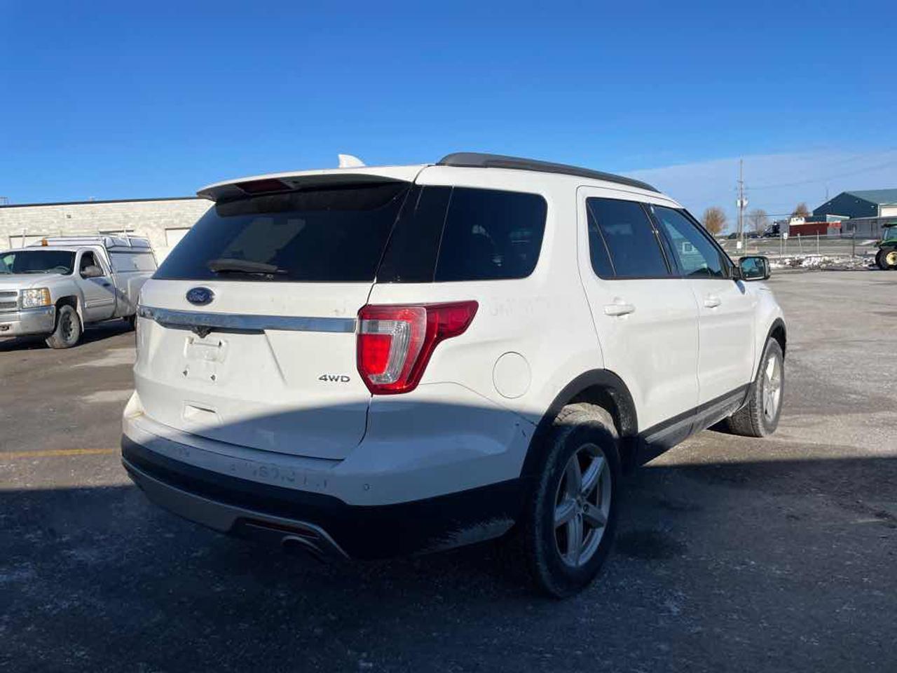 2017 Ford Explorer  Photo