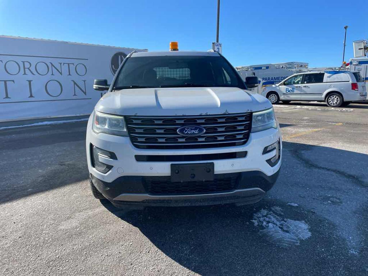 2017 Ford Explorer  Photo5