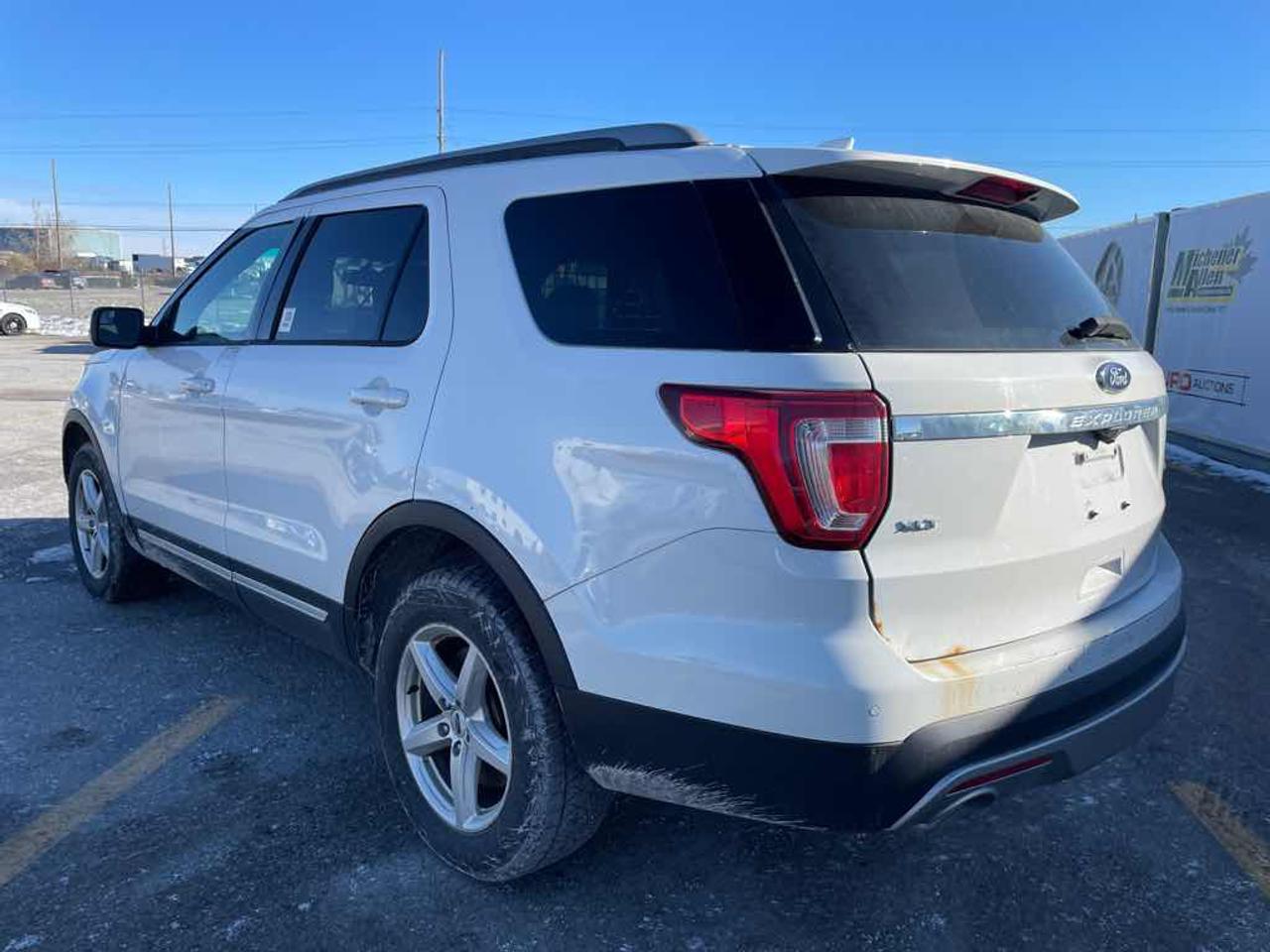 2017 Ford Explorer  Photo