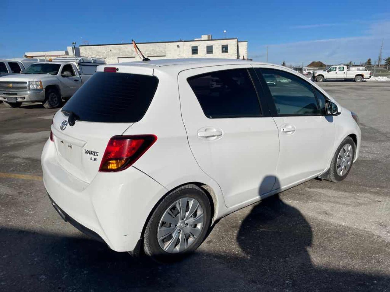 2015 Toyota Yaris  - Photo #4