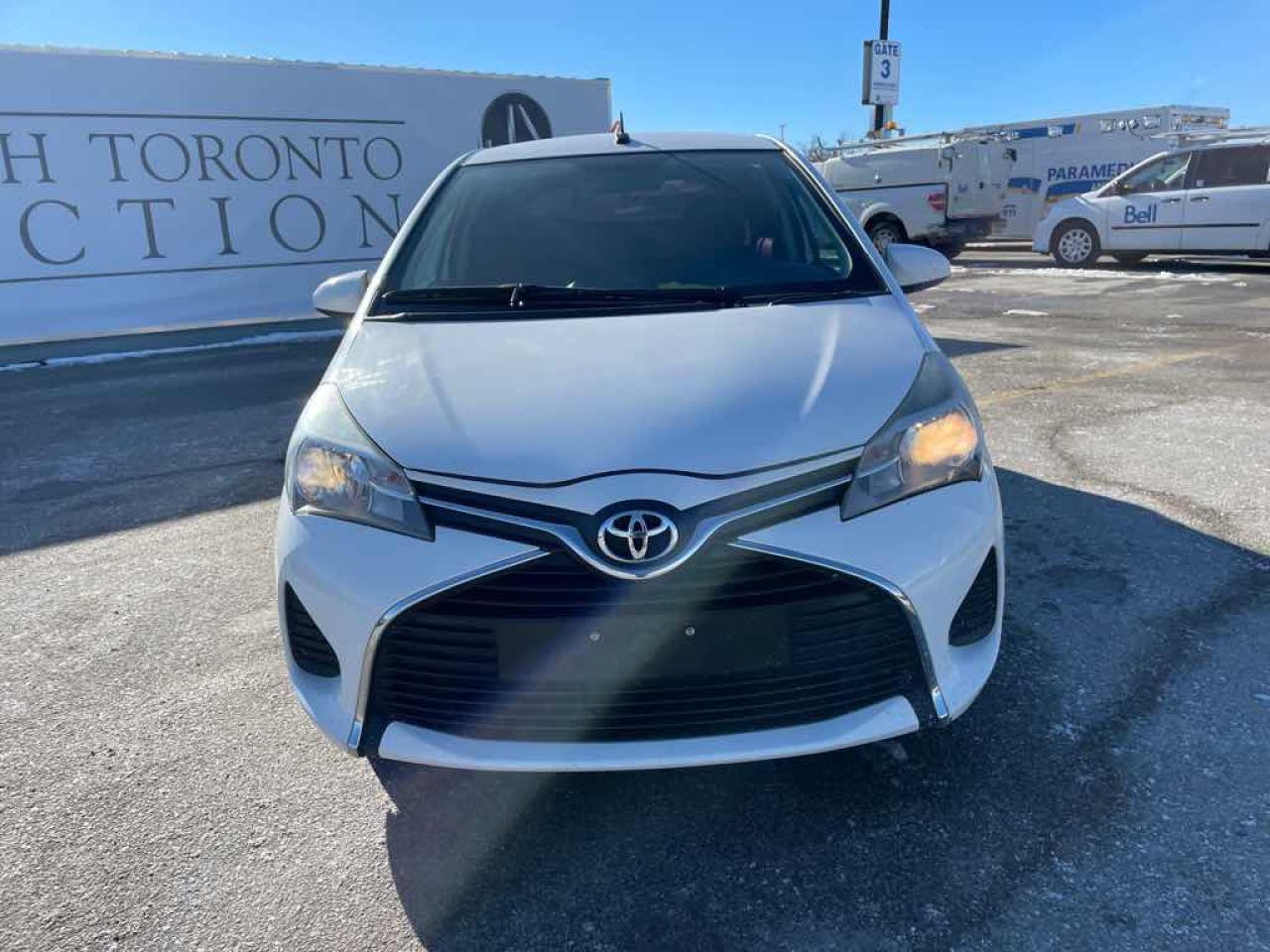 2015 Toyota Yaris  - Photo #2