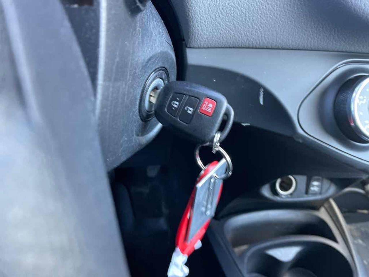 2015 Toyota Yaris  Photo