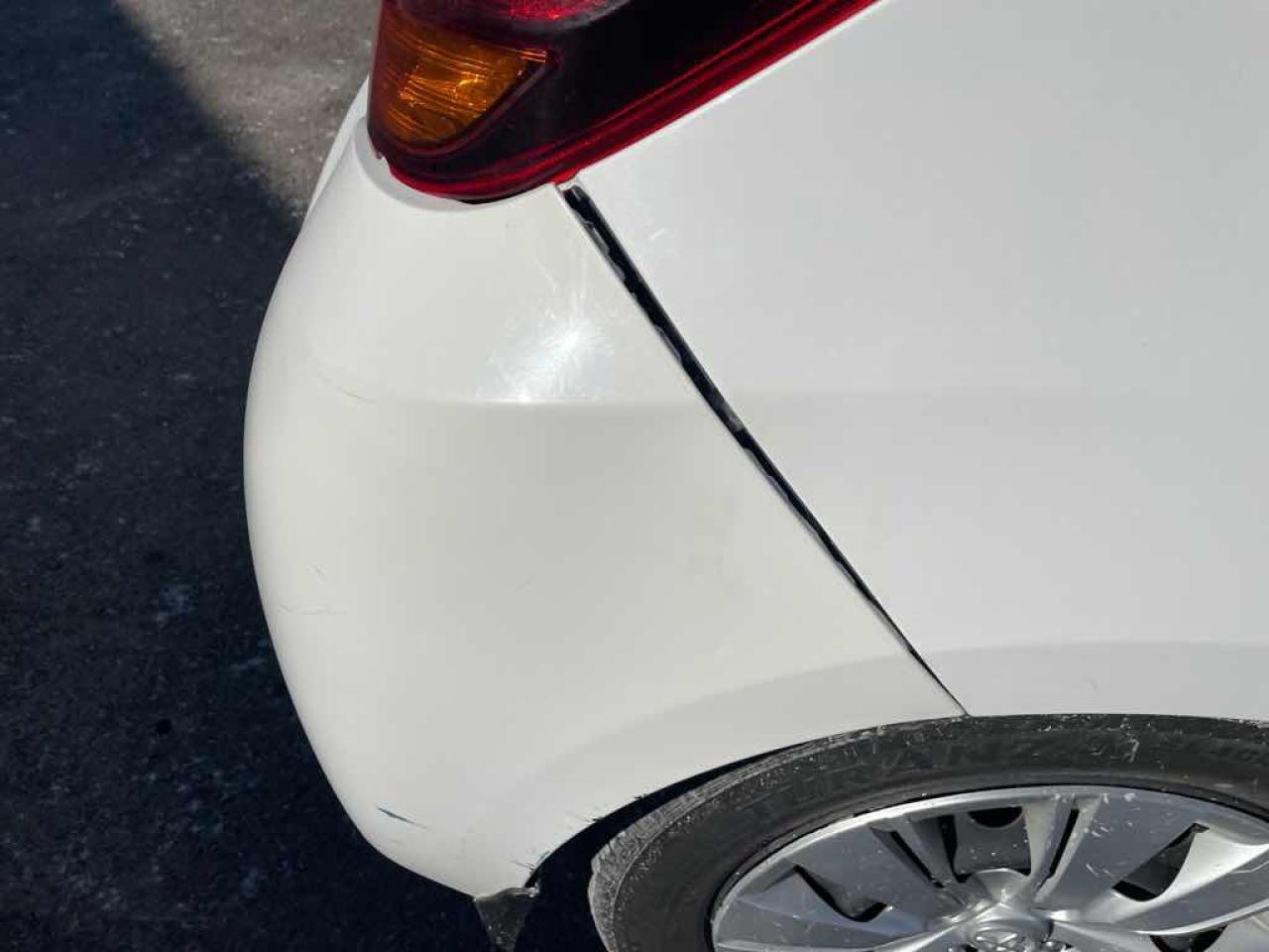 2015 Toyota Yaris  - Photo #23