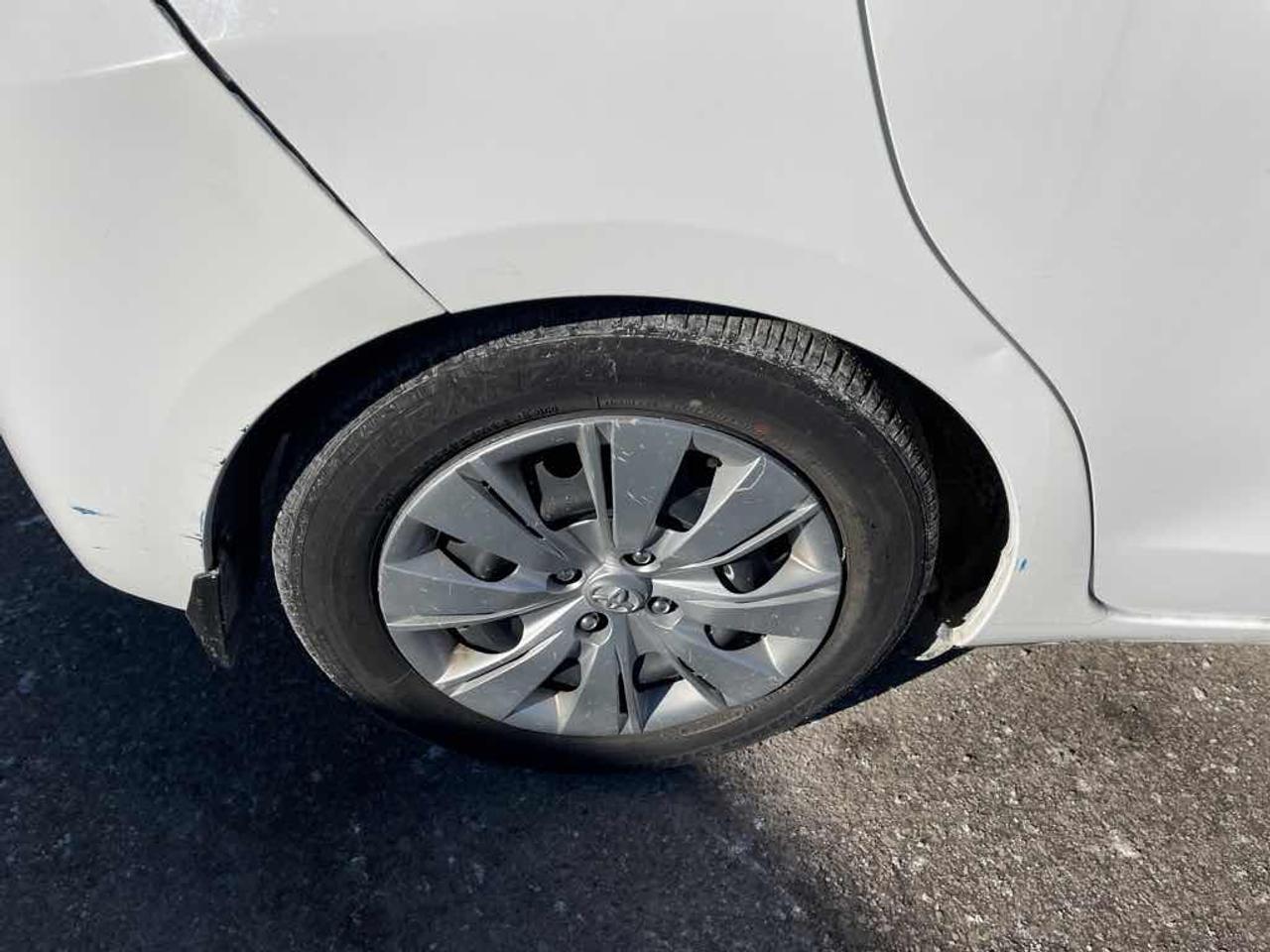 2015 Toyota Yaris  Photo