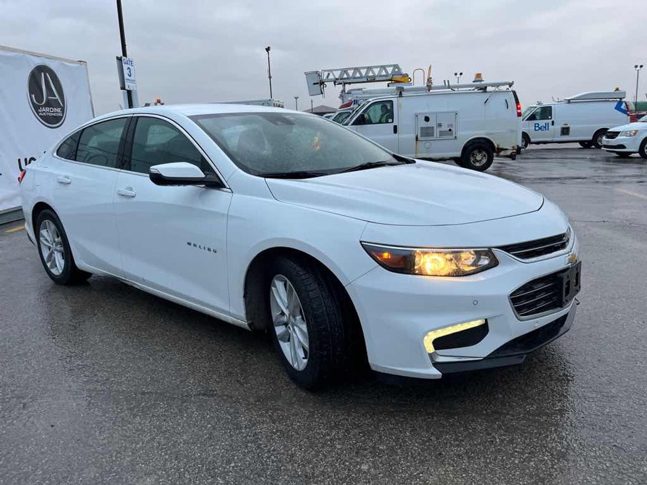 2017 Chevrolet Malibu HYBRID Photo2