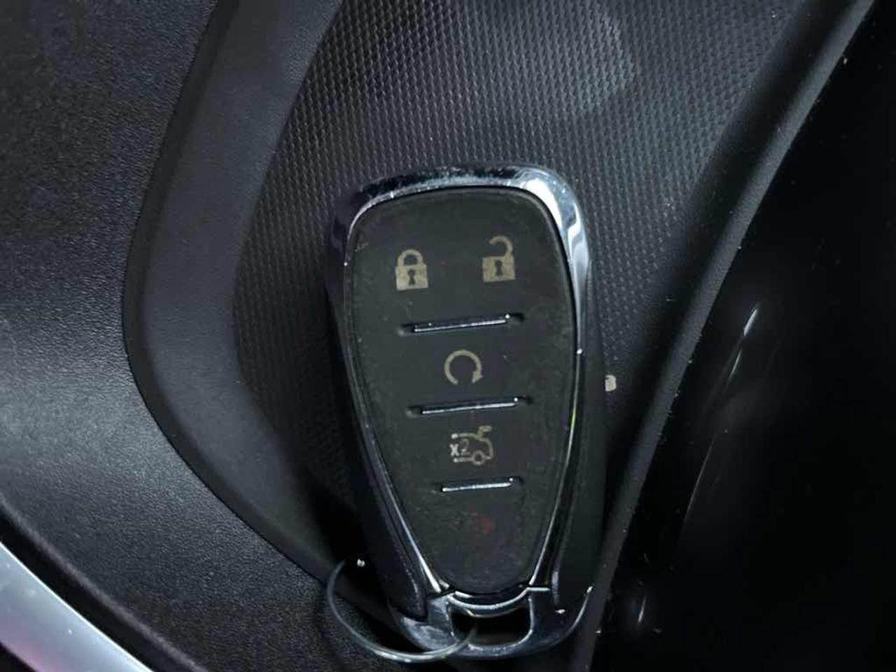 2017 Chevrolet Malibu HYBRID Photo