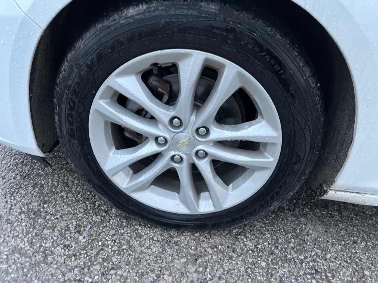 2017 Chevrolet Malibu HYBRID - Photo #15