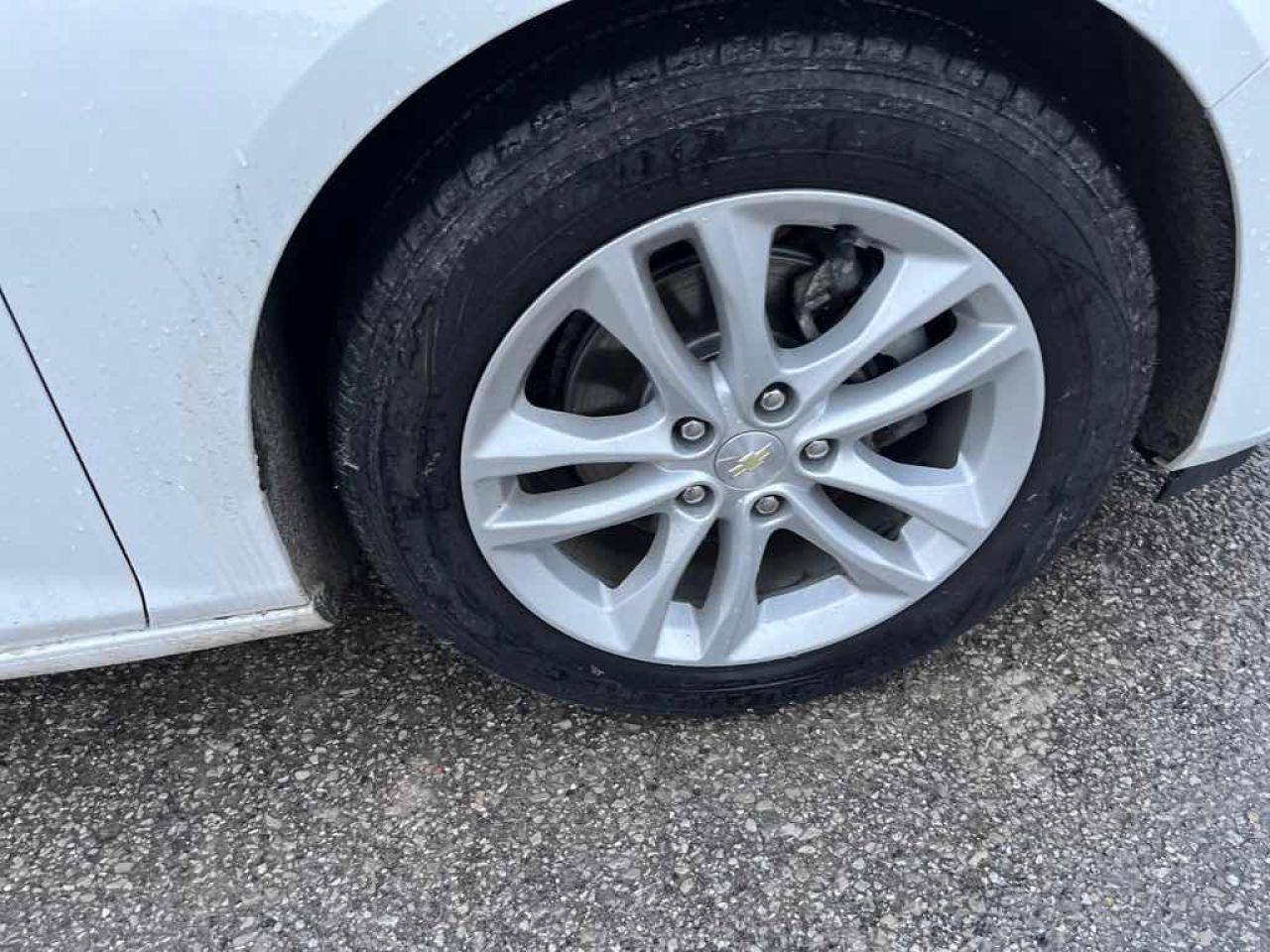 2017 CHEVRO MALIBU HYBRID  Photo