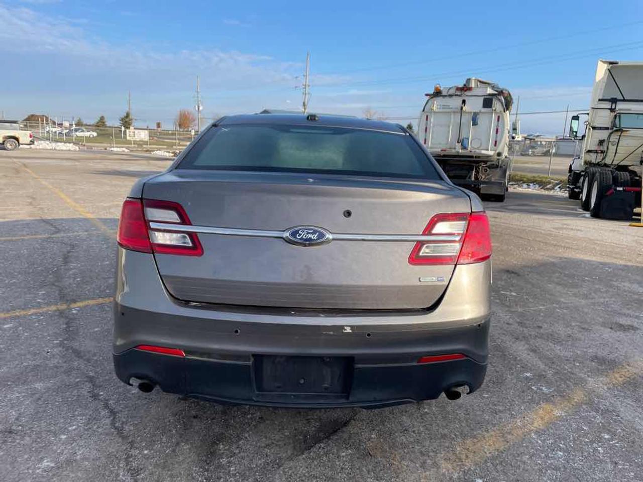 2017 Ford Taurus Police Inte Photo4