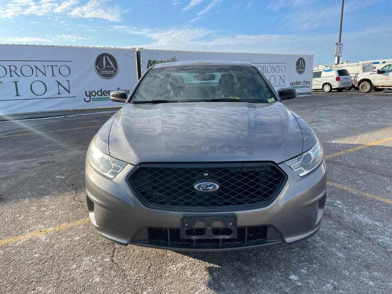 2017 Ford Taurus Police Inte Photo5