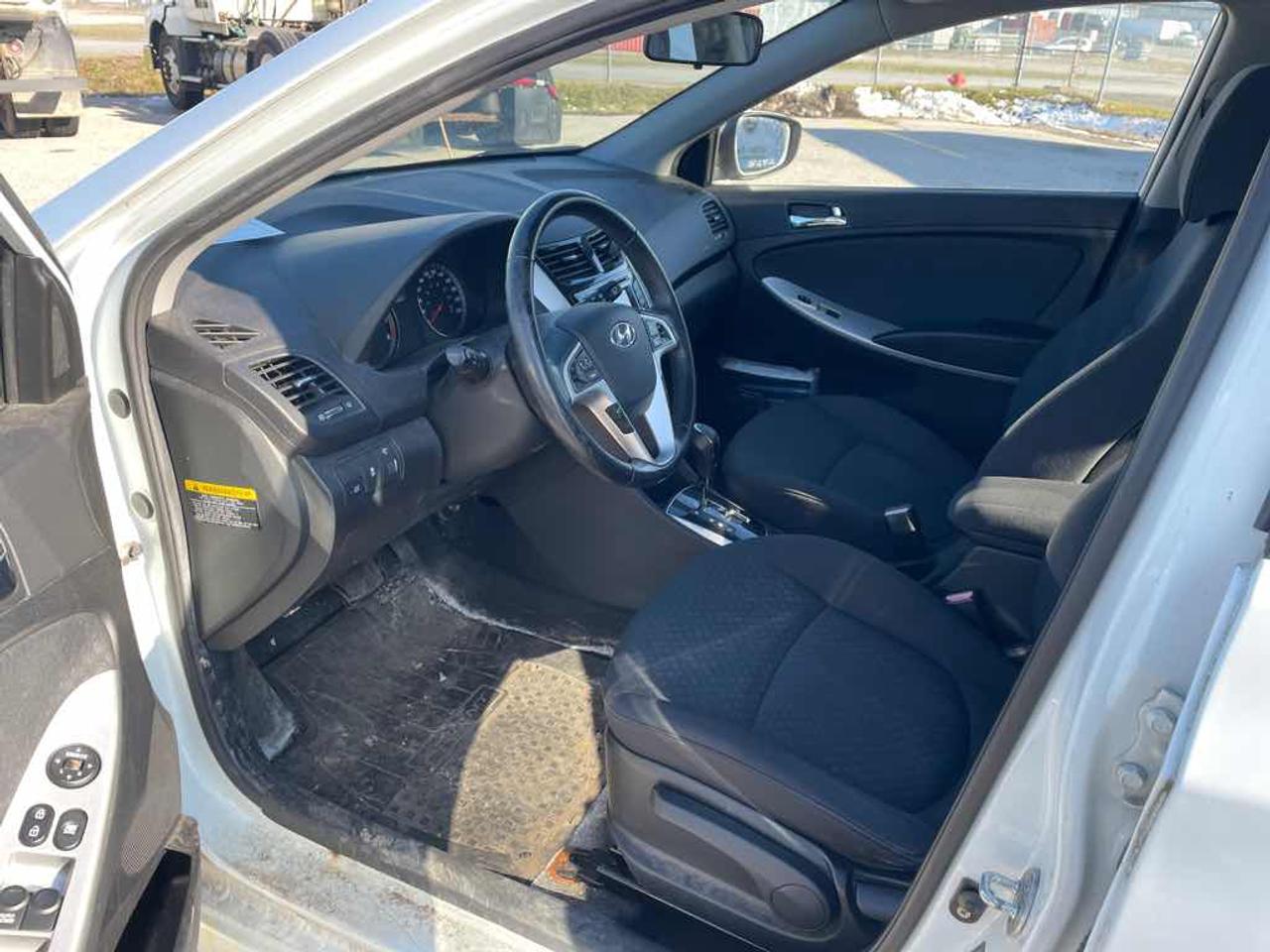 2012 Hyundai Accent  Photo